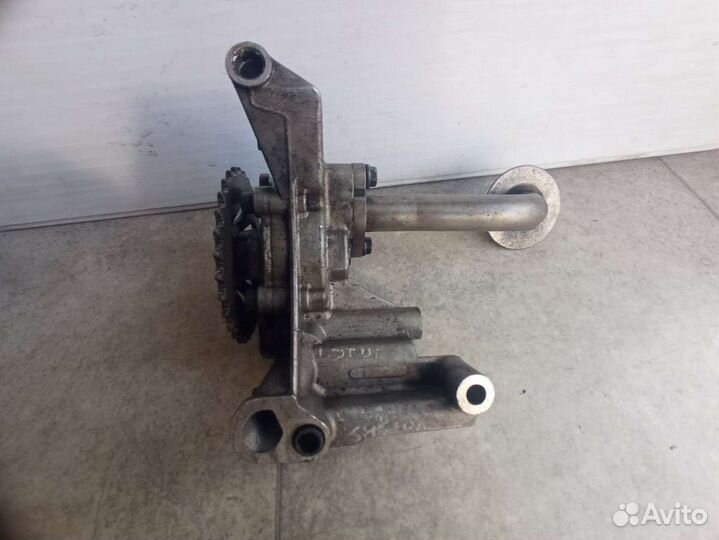 Насос масляный Audi A4 B5 (S4,RS4) 06A115105B