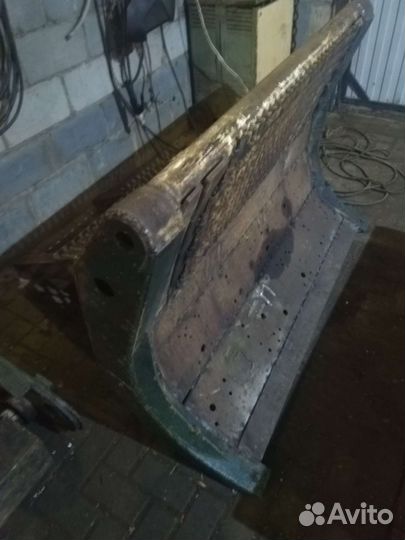 Лесной нож толкатель