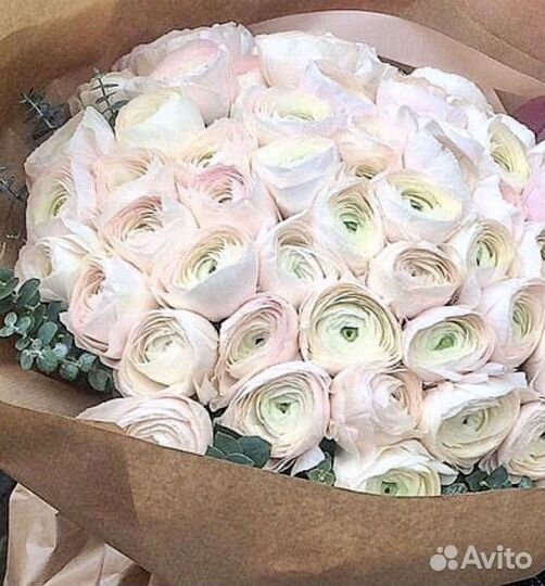 Букет из ранункулюса