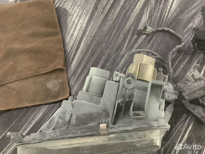 Фары на mazda 323f 1995