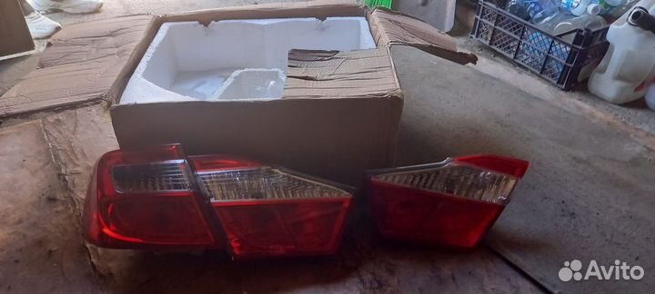 Задние фары тайота камри 2014 года