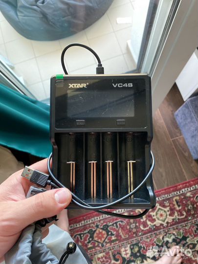 Зарядное устройство Xtar VC4S