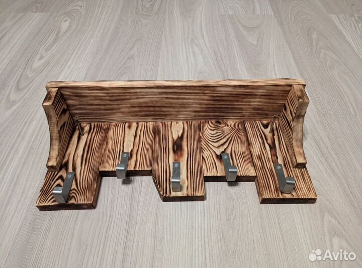 Вешалка настенная деревянная