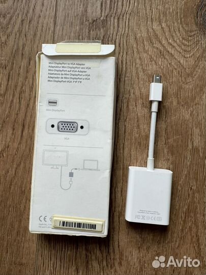 Mini DisplayPort to VGA Adapter Apple