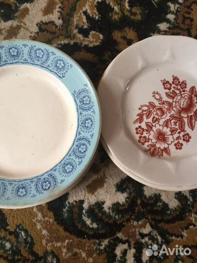 Тарелки, стаканы