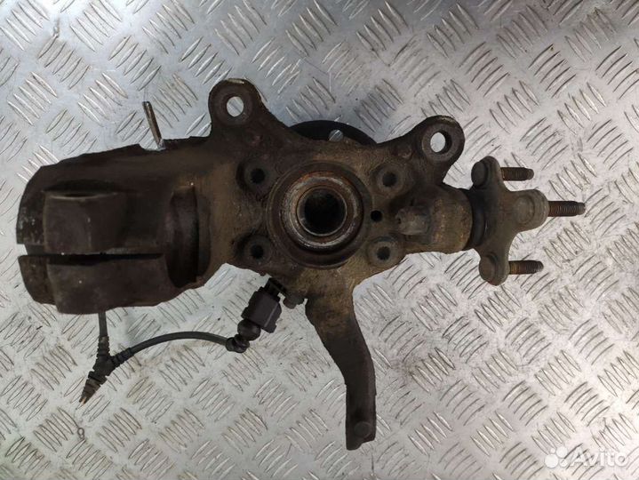 Кулак поворотный передний левый Volkswagen Jetta 6 1.4