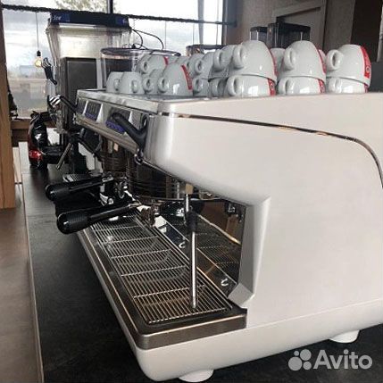 Профессиональная кофемашина Nuova Simonelli Appia