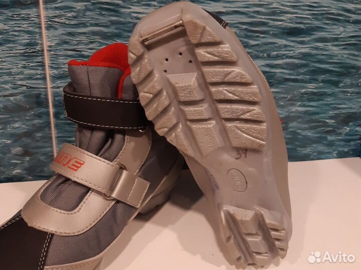 Лыжные ботинки