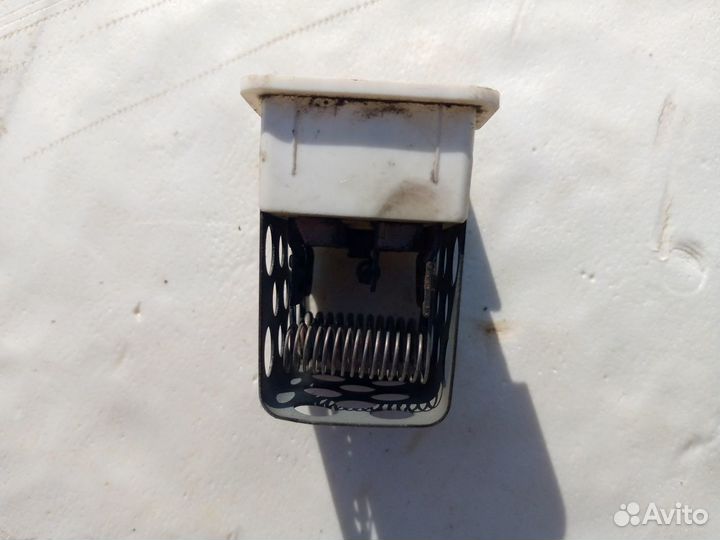 Резистор отопителя реостат Opel Astra H