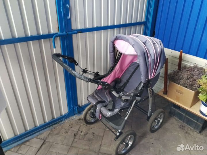 Прогулочная коляска