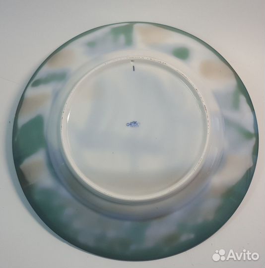 Фарфоровая декоративная тарелка лфз,ссср