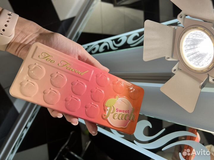 Палетка теней too faced sweet peach