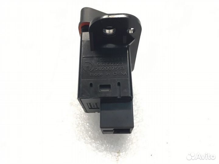 Кнопка аварийной сигнализации Chevrolet Cruze