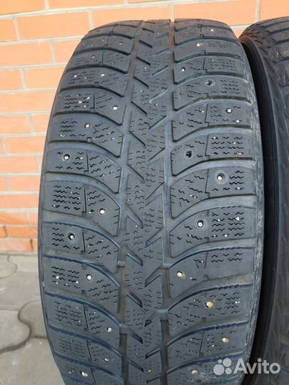 Bridgestone Ice Cruiser 5000 215/60 R16