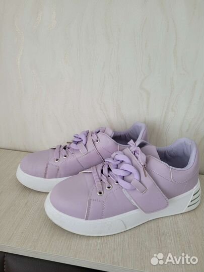 Кроссовки женские 40 размер бу