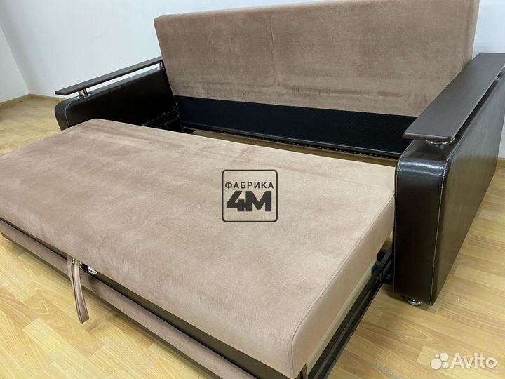 Диван на металлическом каркасе