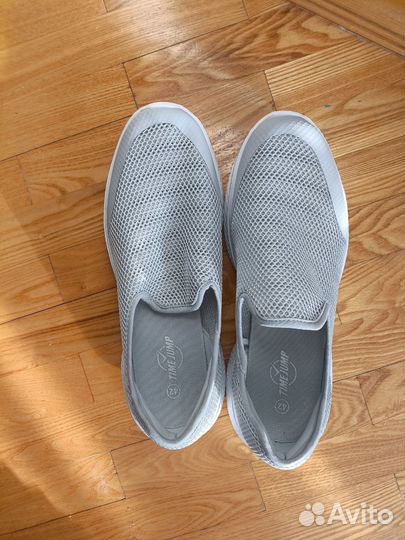 Слипоны, лёгкие кроссовки