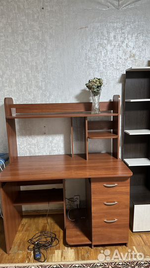 Компьютерный стол