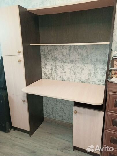 Письменный стол