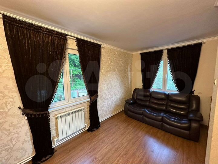 Дом 220 м² на участке 2 сот.