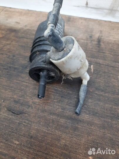 Моторчик стеклоочистителя переднего Skoda Fabia 1