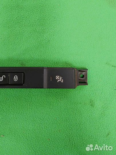 Кнопка аварийной сигнализации rover discovery 3