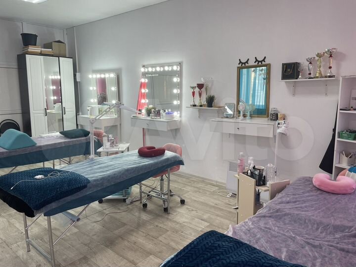 Действующая студия красоты салон 40 м²