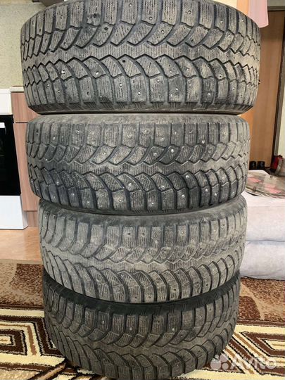 Bridgestone Blizzak Spike-01 215/60 R16 95T