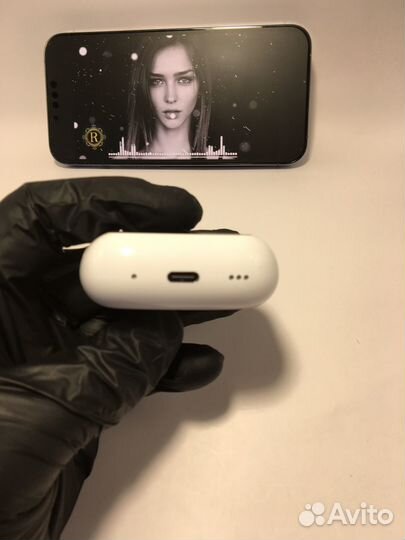 Беспроводные наушники AirPods2 с дисплеем