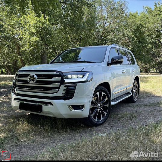 Рестайлинговый комплект Toyota LC 200 в LC 300 A21