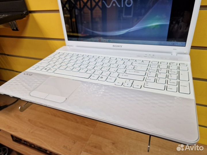 15.6 Ноутбук Sony PCG-71C12V на AMD E-450