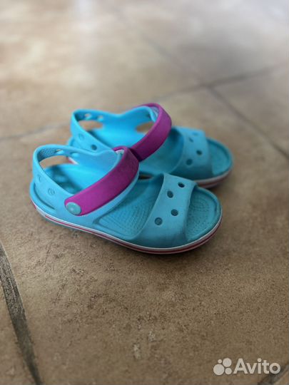 Сандалии crocs для девочки