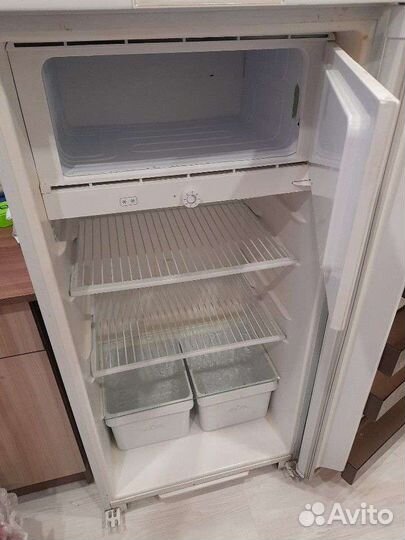 Холодильник бирюса