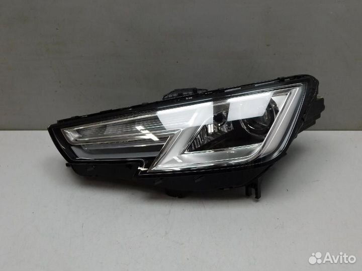 Фара левая Audi A4/RS4