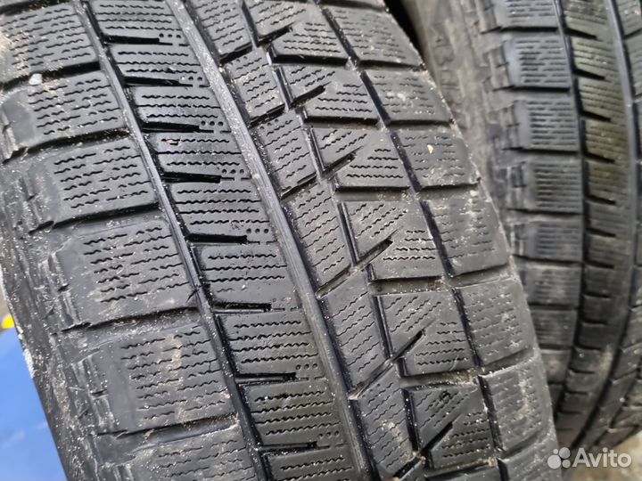 Bridgestone Blizzak Revo GZ 215/60 R17 96S