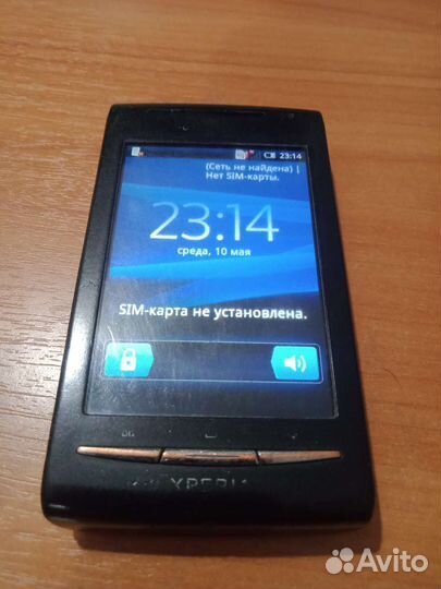 Телефон Sony Xperia X8