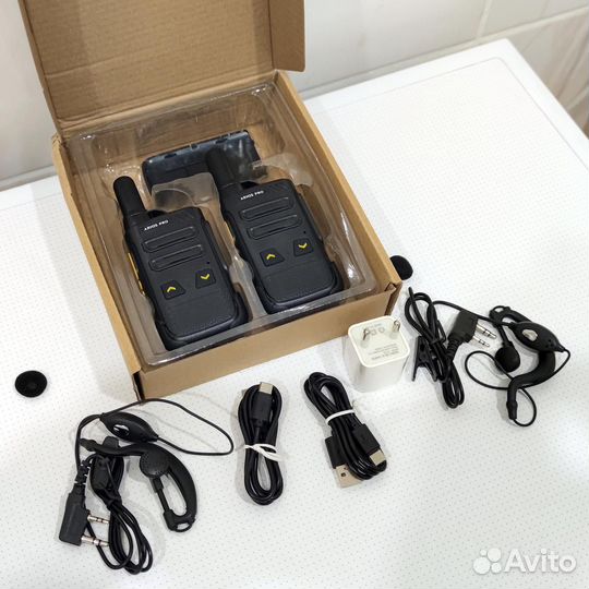 Рация-радиостанция с гарнитурой-наушником