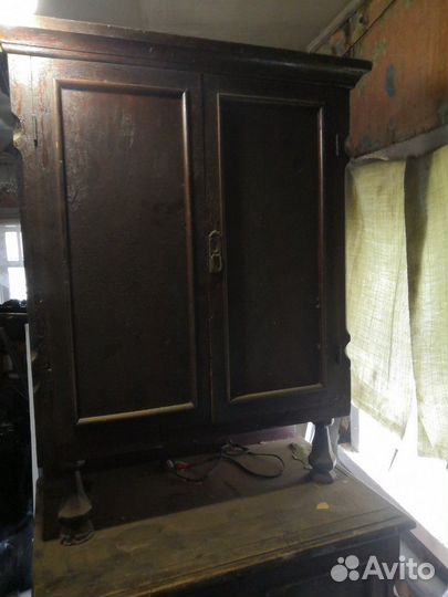 Продам Старинную мебель. Буфет
