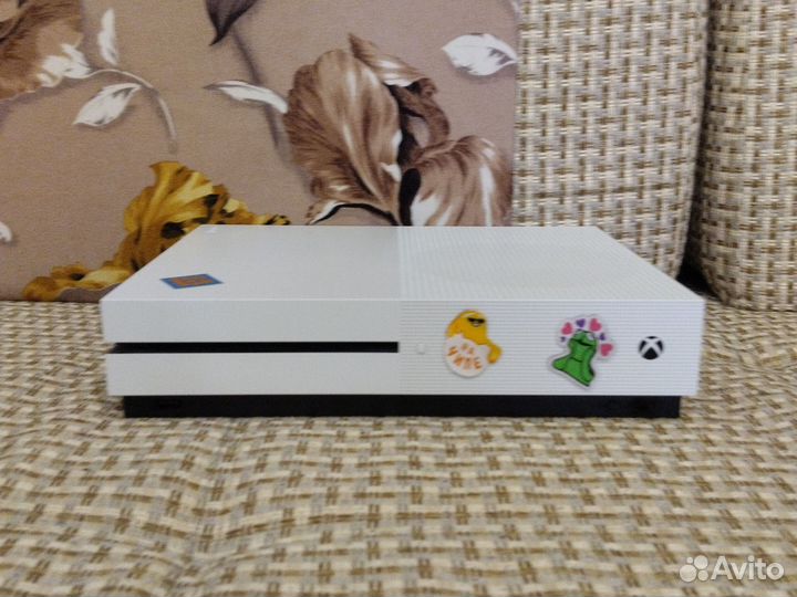 Xbox One s, геймпад, kinect, игры