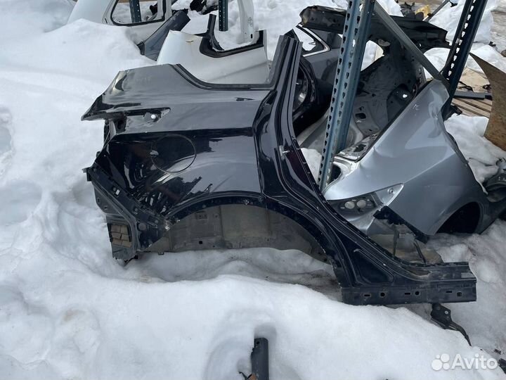 Задняя правая четверть Форд Куга 2