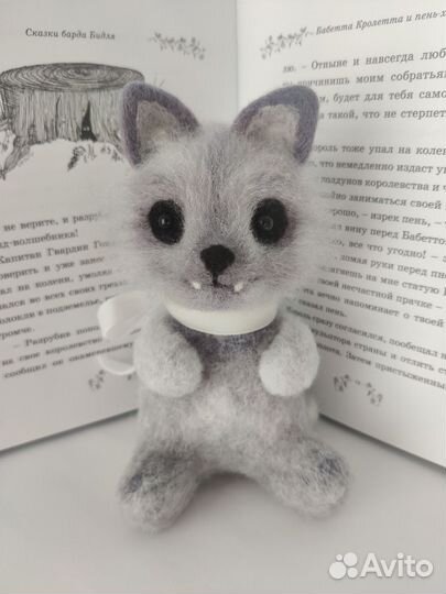 Игрушка ручной работы. Серенький волчок