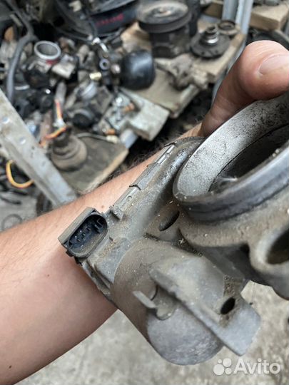 Дроссельная заслонка Мерседес W202 OM111 2.0л