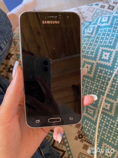 Телефон Samsung j1