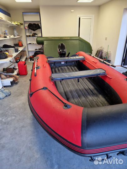 Лодка с мотором