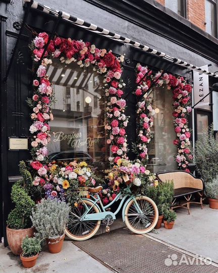 Оформление входной группы, декор витрин