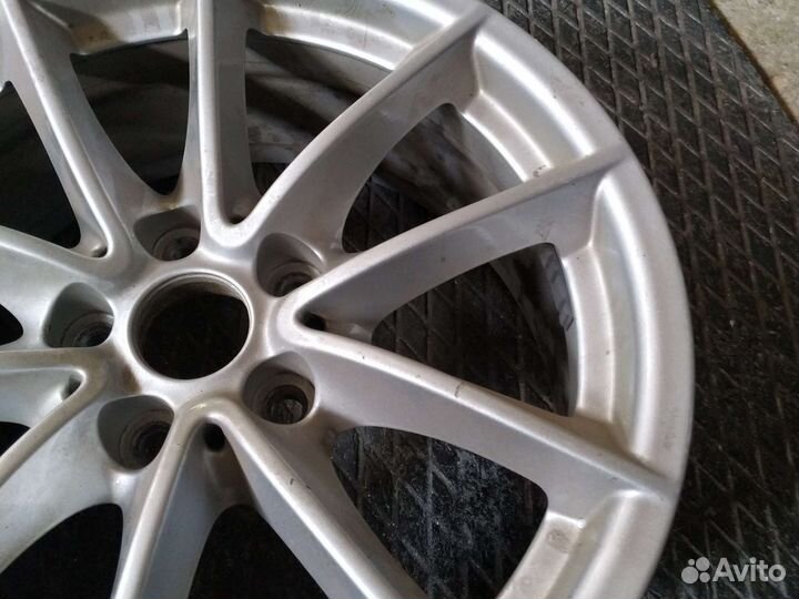 Диск на бмв 17