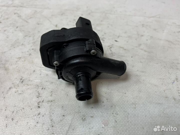 Дополнительная помпа Mercedes W166