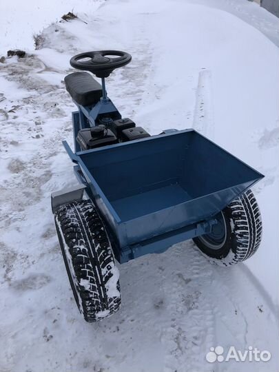 Трактор для уборке снега
