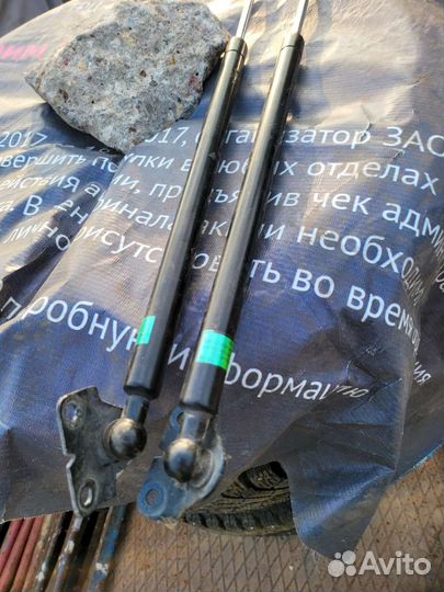 Задние амортизаторы багажника лансер 9 универсал