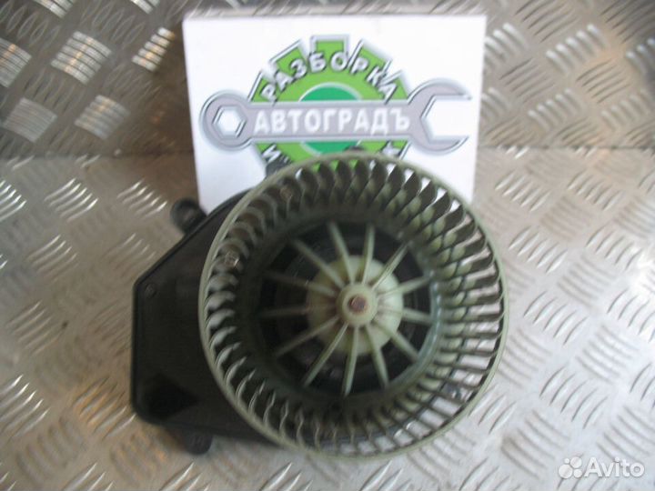 Моторчик отопителя для Volkswagen Passat B5 1997г